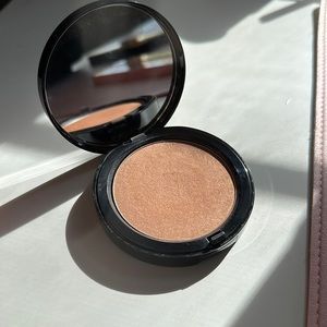 Full size Bobbi brown illuminating bronzer in Aruba